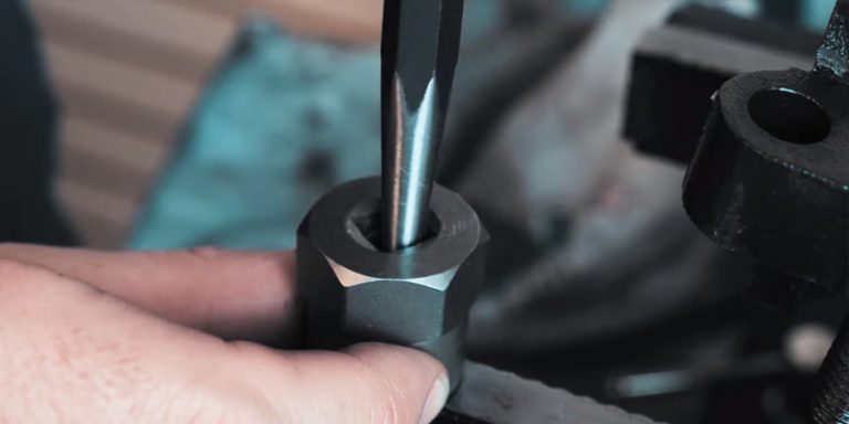 How to Use a Lug Nut Extractor for Smooth Results